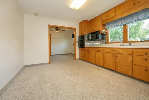 106 Park Avenue Charles City IA 50616