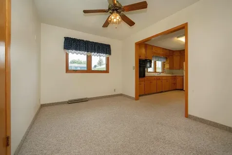 106 Park Avenue Charles City IA 50616