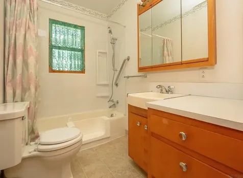 106 Park Avenue Charles City IA 50616
