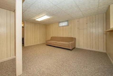 106 Park Avenue Charles City IA 50616