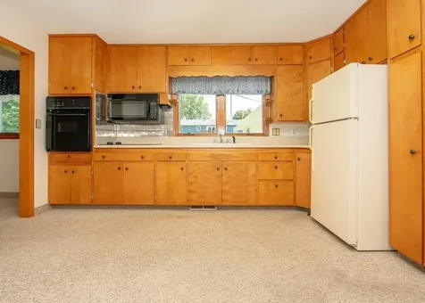 106 Park Avenue Charles City IA 50616