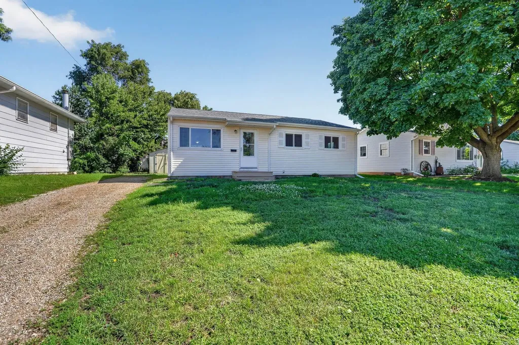 1548 Wakonda Drive Waterloo IA 50703
