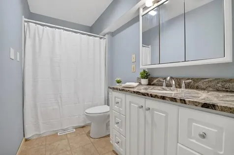 1548 Wakonda Drive Waterloo IA 50703