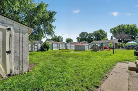 1548 Wakonda Drive Waterloo IA 50703