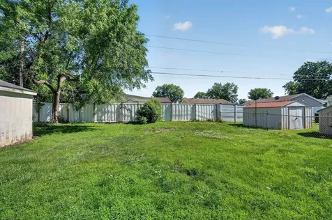 1548 Wakonda Drive Waterloo IA 50703