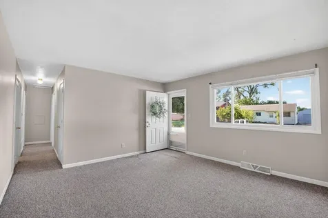 1548 Wakonda Drive Waterloo IA 50703