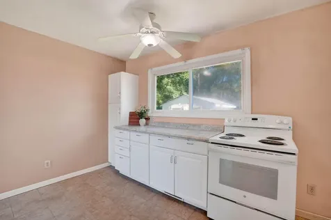 1548 Wakonda Drive Waterloo IA 50703