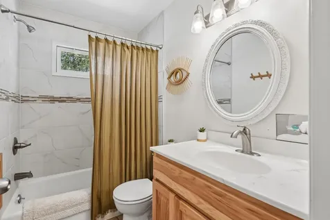 1245 Deloris Drive Waterloo IA 50701