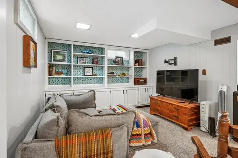1245 Deloris Drive Waterloo IA 50701