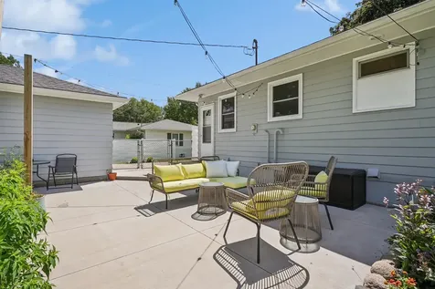 1245 Deloris Drive Waterloo IA 50701