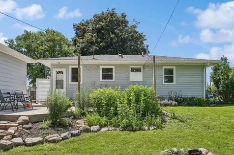 1245 Deloris Drive Waterloo IA 50701