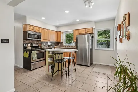 1245 Deloris Drive Waterloo IA 50701
