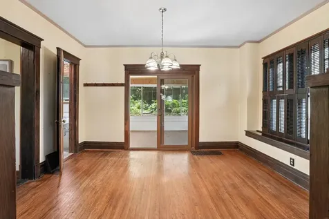 516 W 11th Street Cedar Falls IA 50613