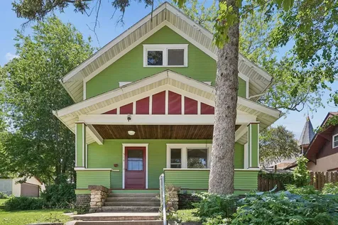 516 W 11th Street Cedar Falls IA 50613