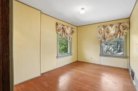 516 W 11th Street Cedar Falls IA 50613