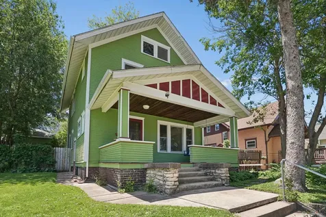 516 W 11th Street Cedar Falls IA 50613