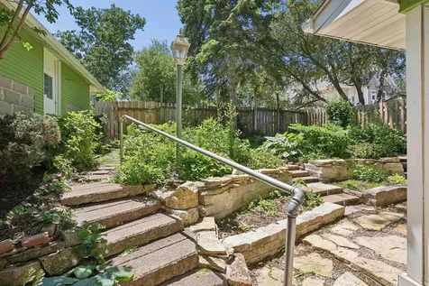 516 W 11th Street Cedar Falls IA 50613