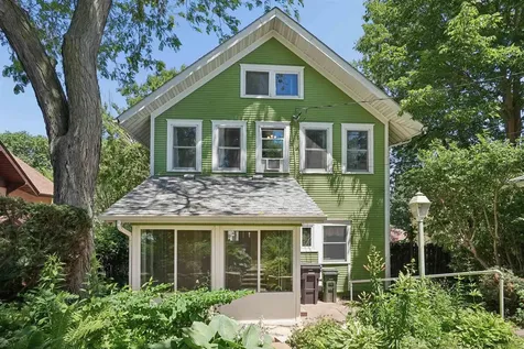 516 W 11th Street Cedar Falls IA 50613