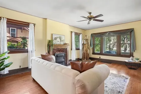 516 W 11th Street Cedar Falls IA 50613