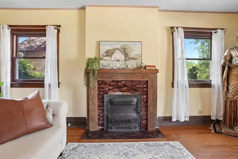 516 W 11th Street Cedar Falls IA 50613
