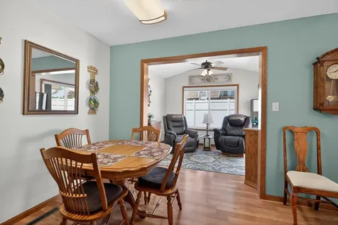 2453 Edgemont Avenue Waterloo IA 50702