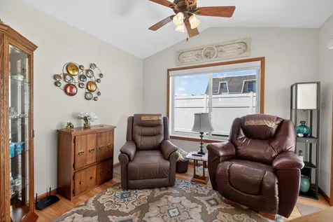 2453 Edgemont Avenue Waterloo IA 50702