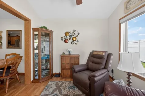 2453 Edgemont Avenue Waterloo IA 50702