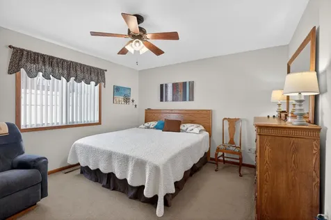 2453 Edgemont Avenue Waterloo IA 50702