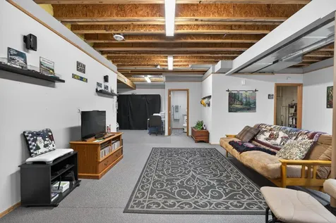 2453 Edgemont Avenue Waterloo IA 50702