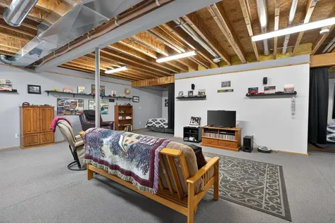 2453 Edgemont Avenue Waterloo IA 50702