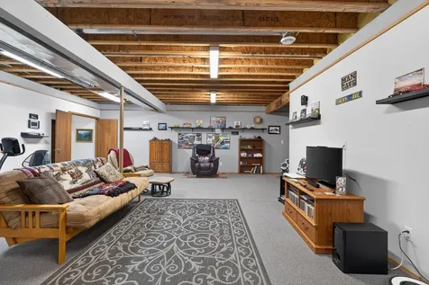 2453 Edgemont Avenue Waterloo IA 50702
