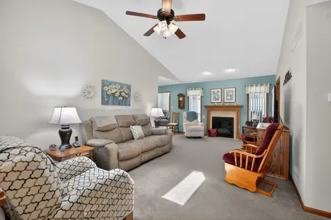 2453 Edgemont Avenue Waterloo IA 50702