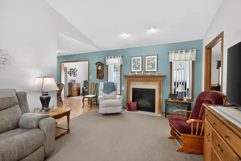 2453 Edgemont Avenue Waterloo IA 50702