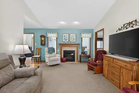 2453 Edgemont Avenue Waterloo IA 50702