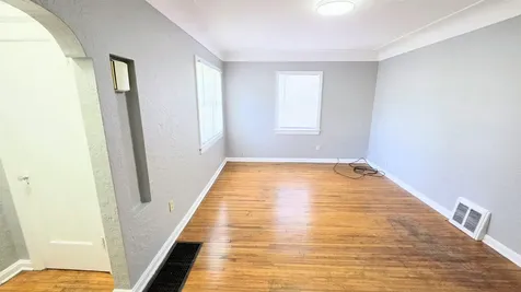 657 Dawson Waterloo IA 50703