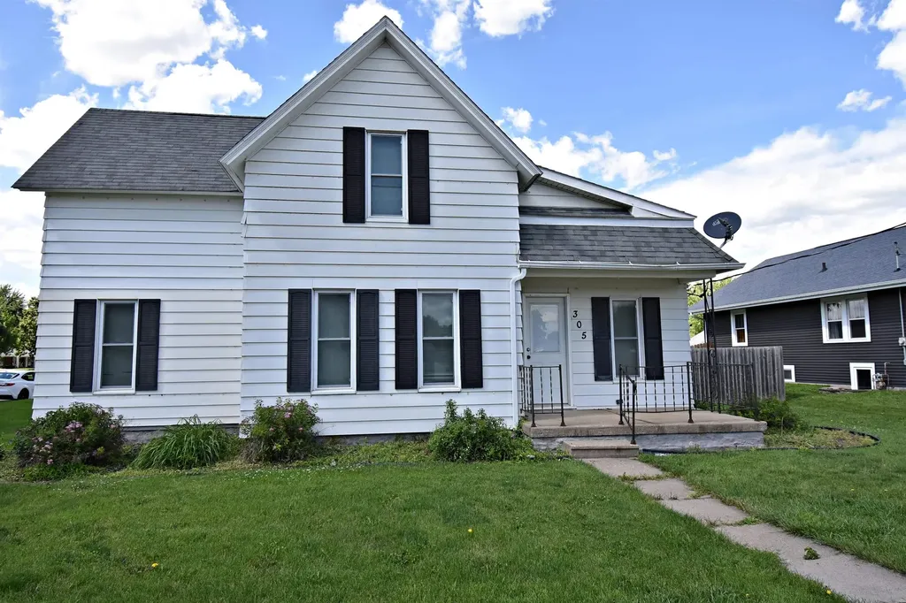 305 Hawley Street Jesup IA 50648
