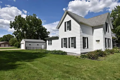 305 Hawley Street Jesup IA 50648