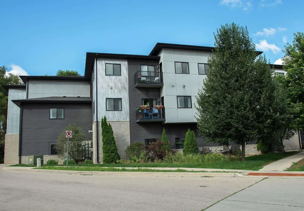 221 E 5th Street Cedar Falls IA 50613