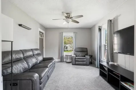 363 Indiana Street Waterloo IA 50703