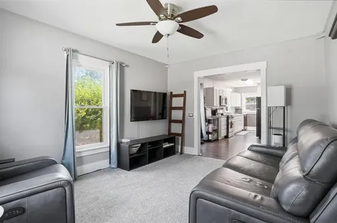 363 Indiana Street Waterloo IA 50703