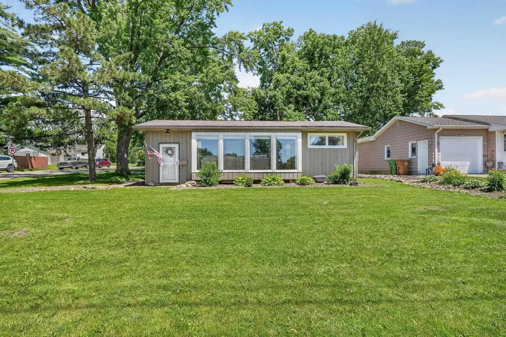1503 Hammond Avenue Waterloo IA 50702