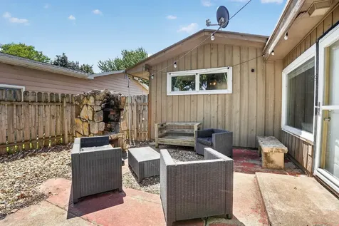 1503 Hammond Avenue Waterloo IA 50702