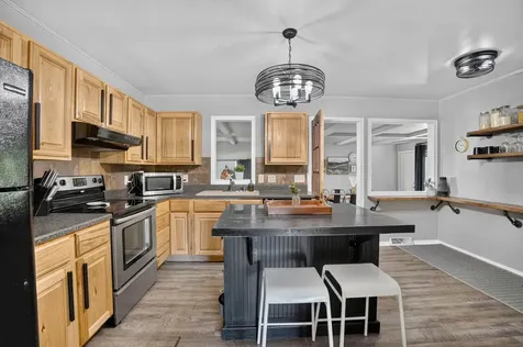 1503 Hammond Avenue Waterloo IA 50702