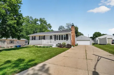 227 Spieker Road Waterloo IA 50701