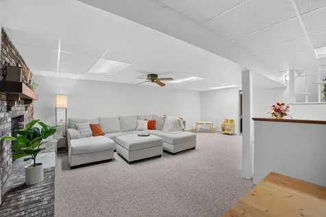 227 Spieker Road Waterloo IA 50701