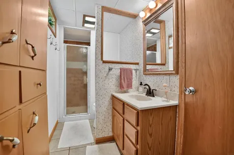 227 Spieker Road Waterloo IA 50701