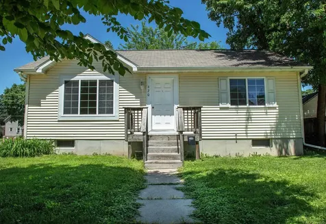 620 SW 2nd Avenue Waverly IA 50677