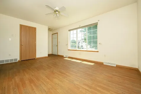 620 SW 2nd Avenue Waverly IA 50677