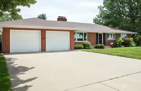 113 16th Street SW Waverly IA 50677