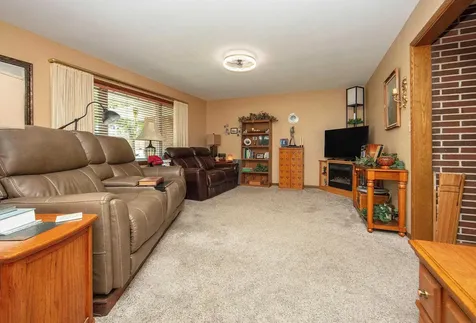 113 16th Street SW Waverly IA 50677